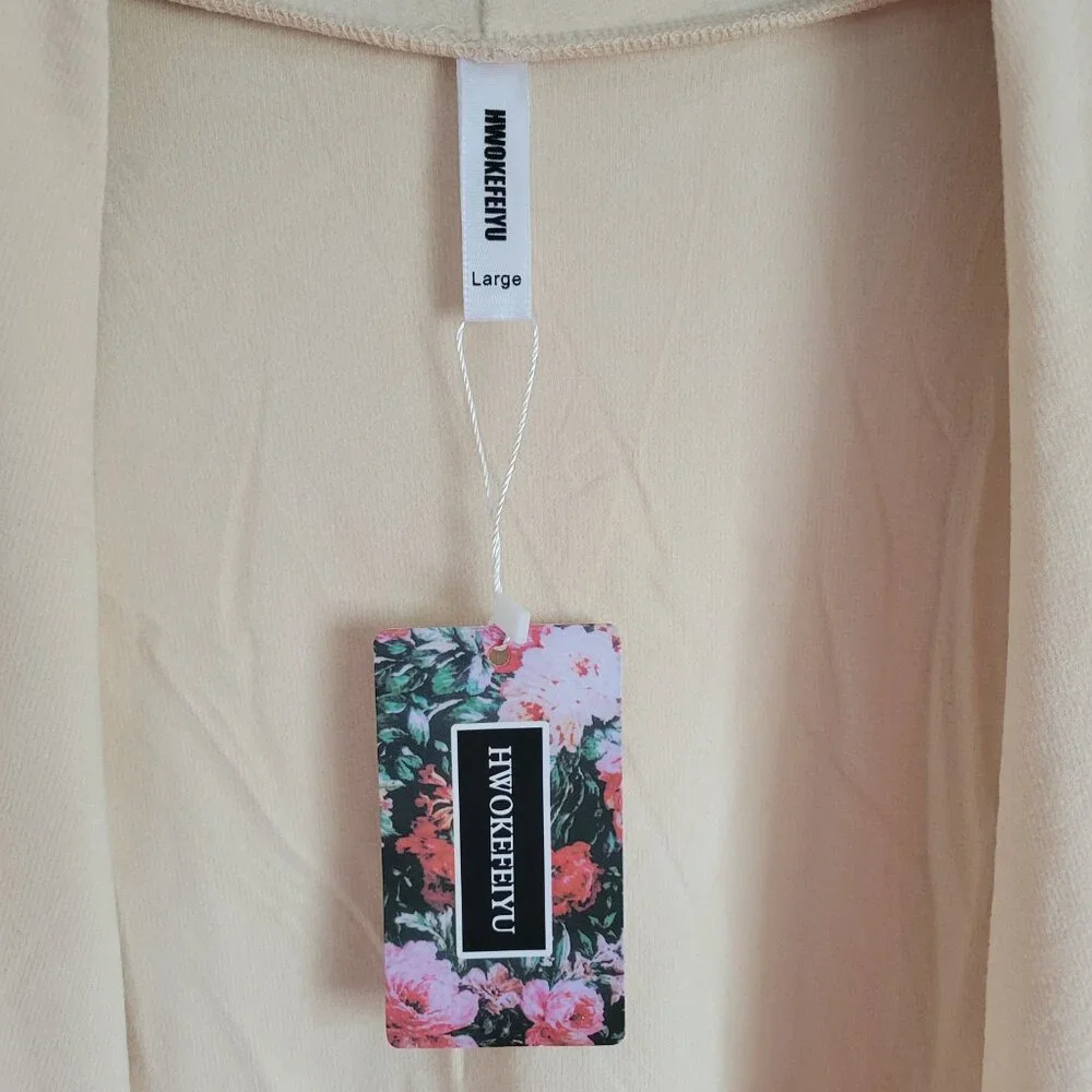 Hwokefeiyu Women's Carigan - Picture 4 of 6